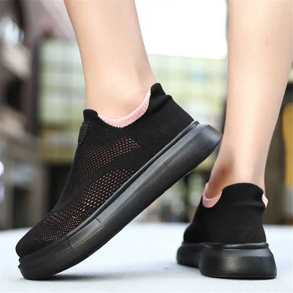 Home Office Expenses - Calze con plateau scarpe marroni per